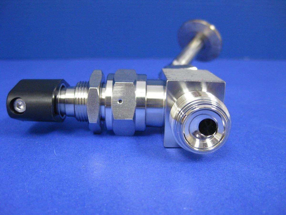 Used Fujikin 1/4 Turn Manual Shut Off Valve, 1/2" MVCR w/ NW25 Flange Adapter, Used