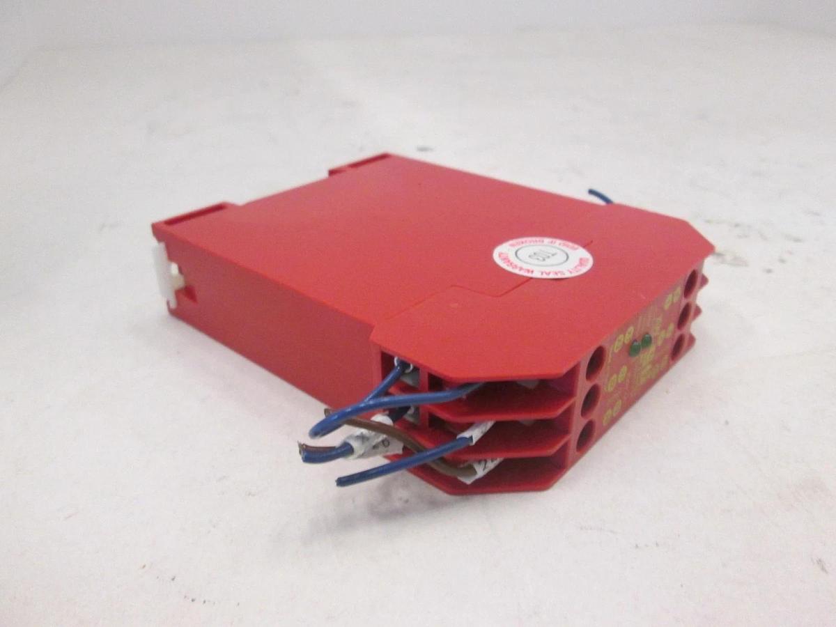 Used STI, Safety Relay Unit, MC S-Series, 230V, 4A, Used