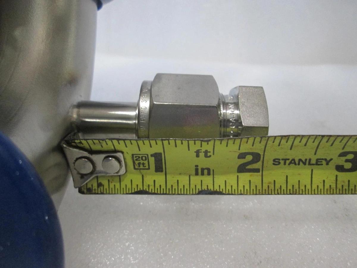 Used AMAT, 0226-31944, WELDMENT, ELBOW, KF40, W/ 3/8" FEMALE VC, Used