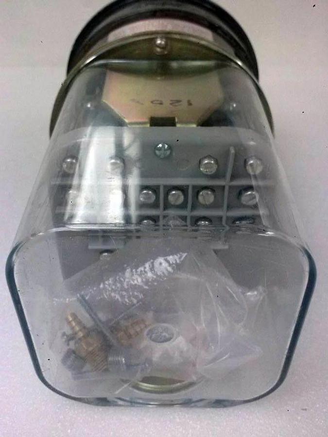 Used Dwyer 3005C Photohelic Gauge 0 to 5 inch, Used