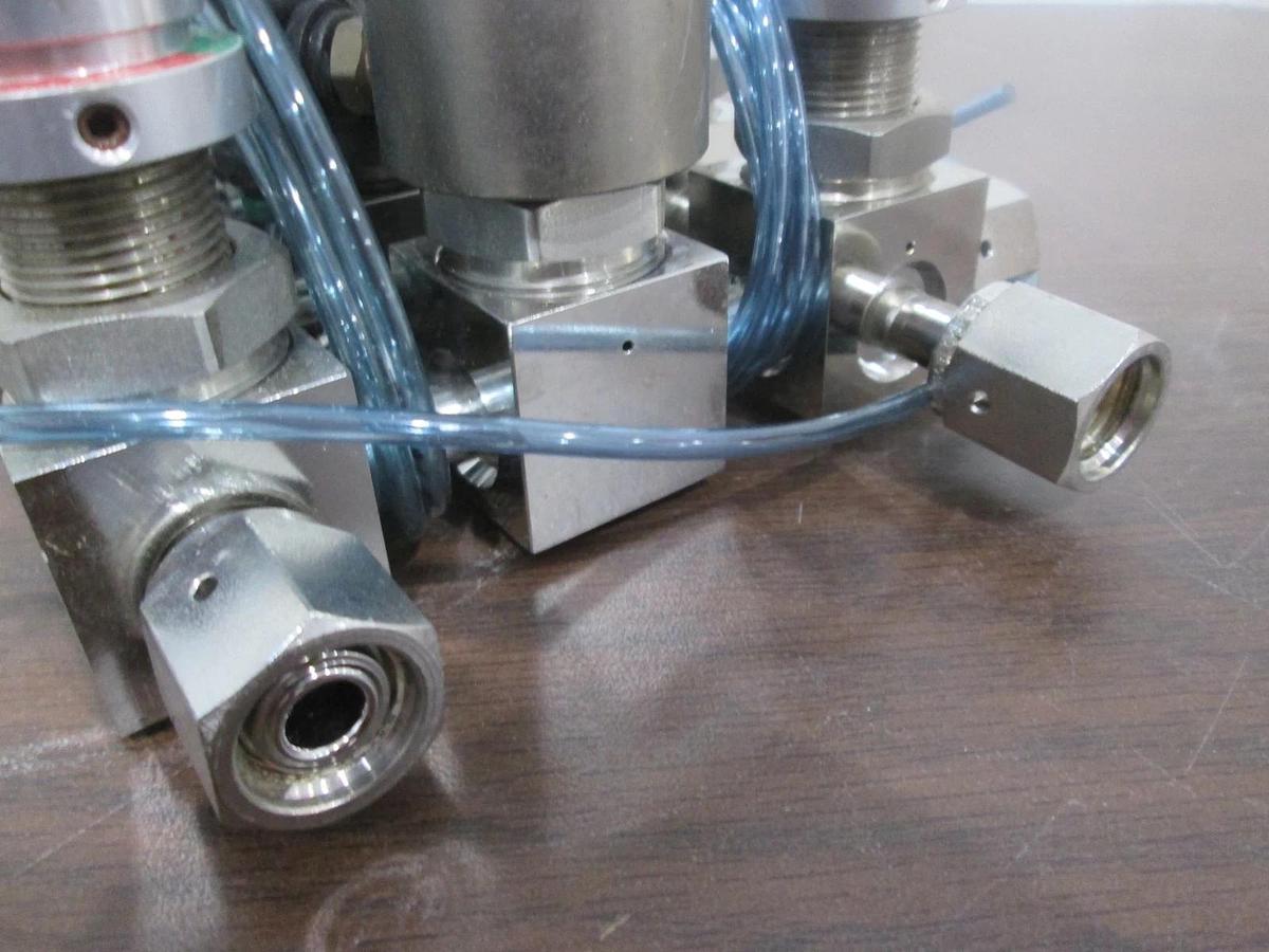 Used APTech AP4625 (8) Manual Diaphragm Valve Manifold Assy w/ 4 Valves, Used