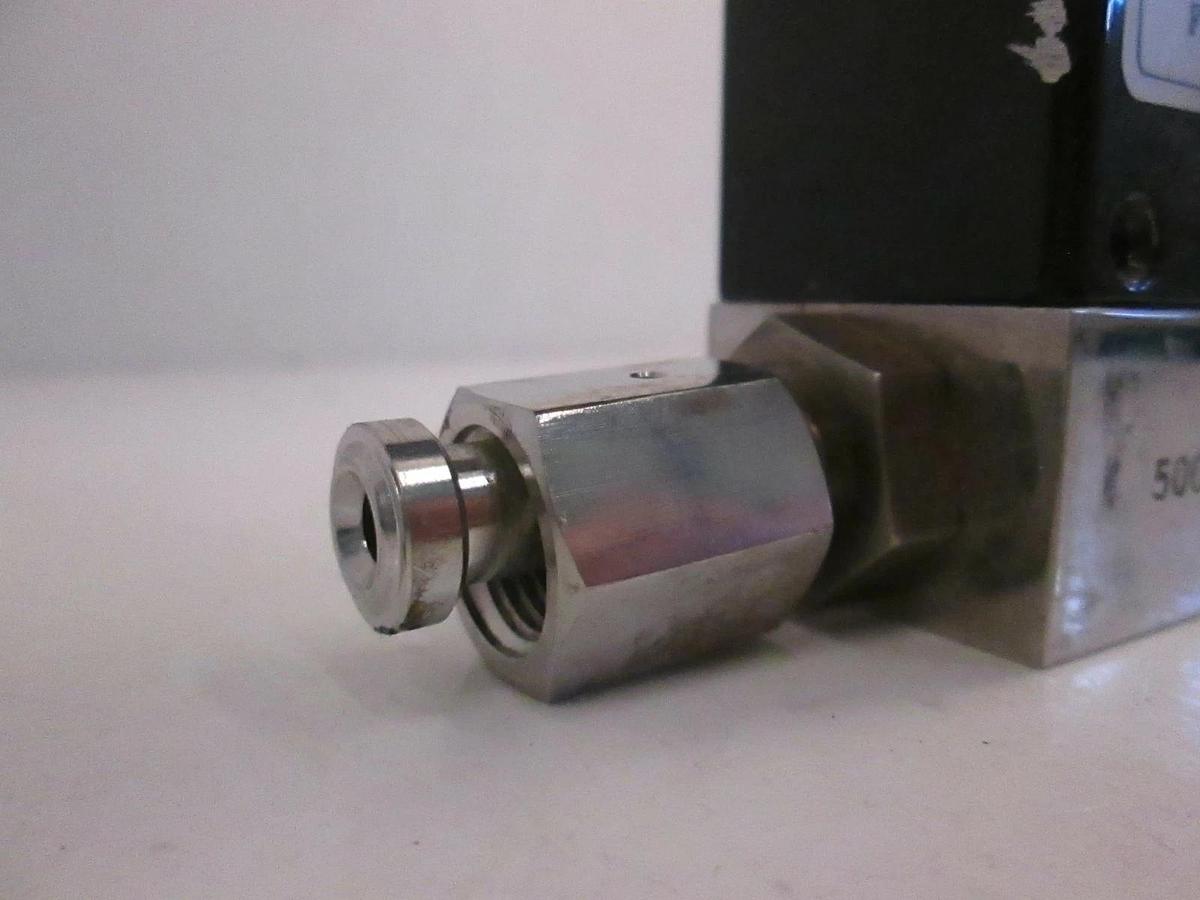 Used Unit UFC-1000 Mass Flow Controller MFC, 85%N2/H2, 500 SCCM