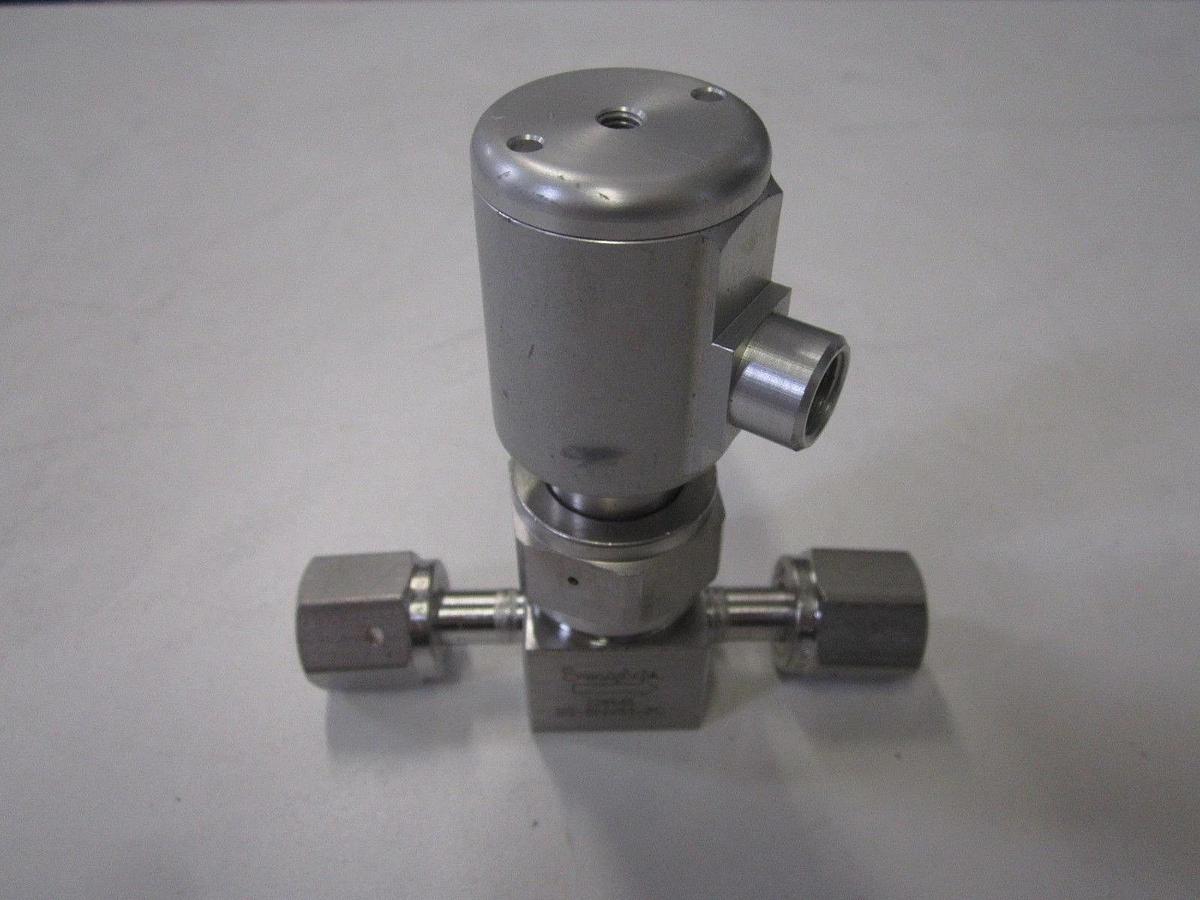 Refurbished Swagelok SS-BNV51-2C Bellows Sealed Valve, 1/8-27 NPT Inlet, 1/4" FVCR