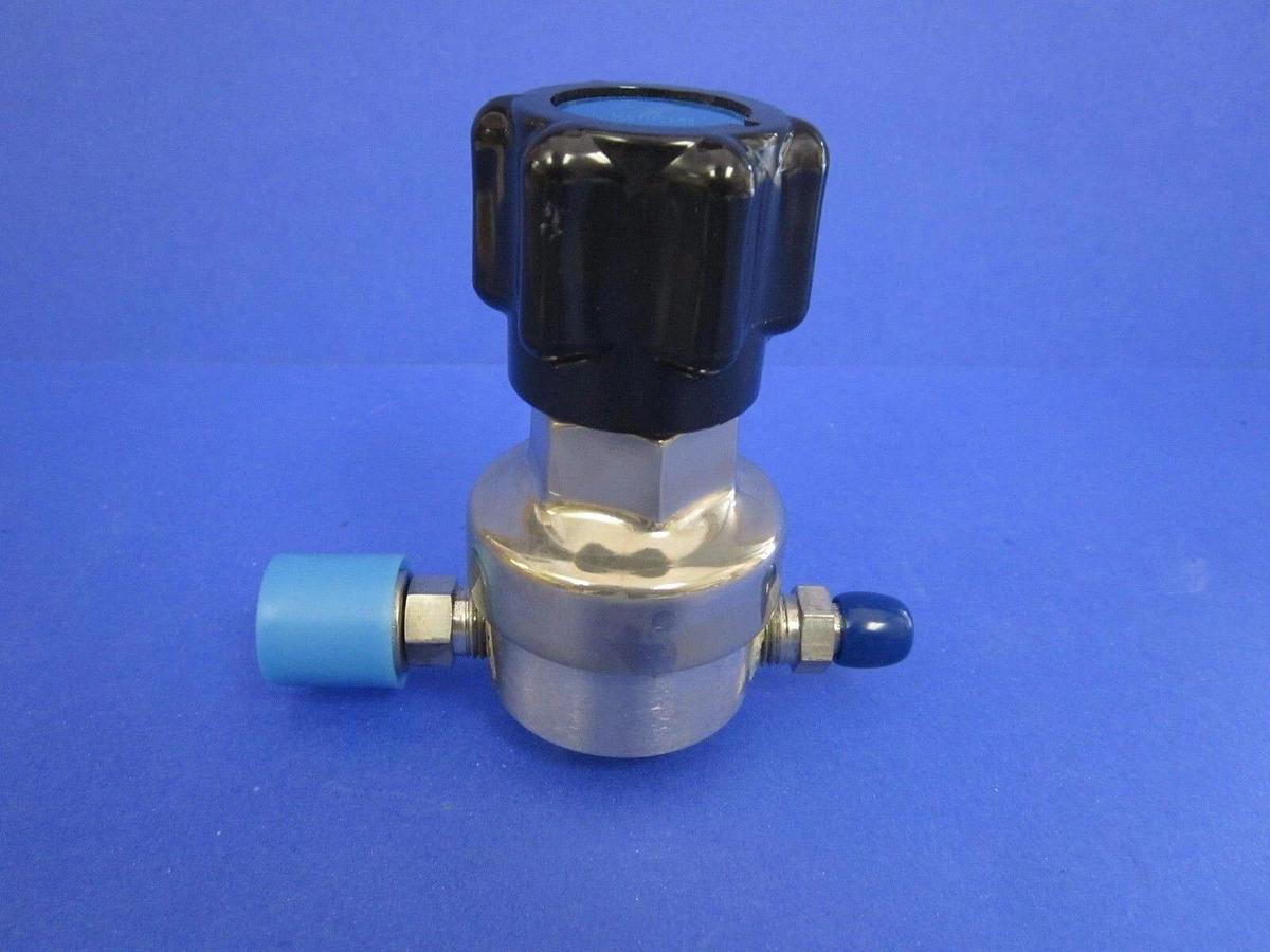 Used Veriflo IR401S2502P Regulator 1/4" FVCR x 1/4" Swagelok