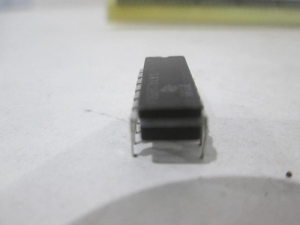 Texas Instruments, SN74LS95BJ, Integrated Circuit, New, Lot of 25