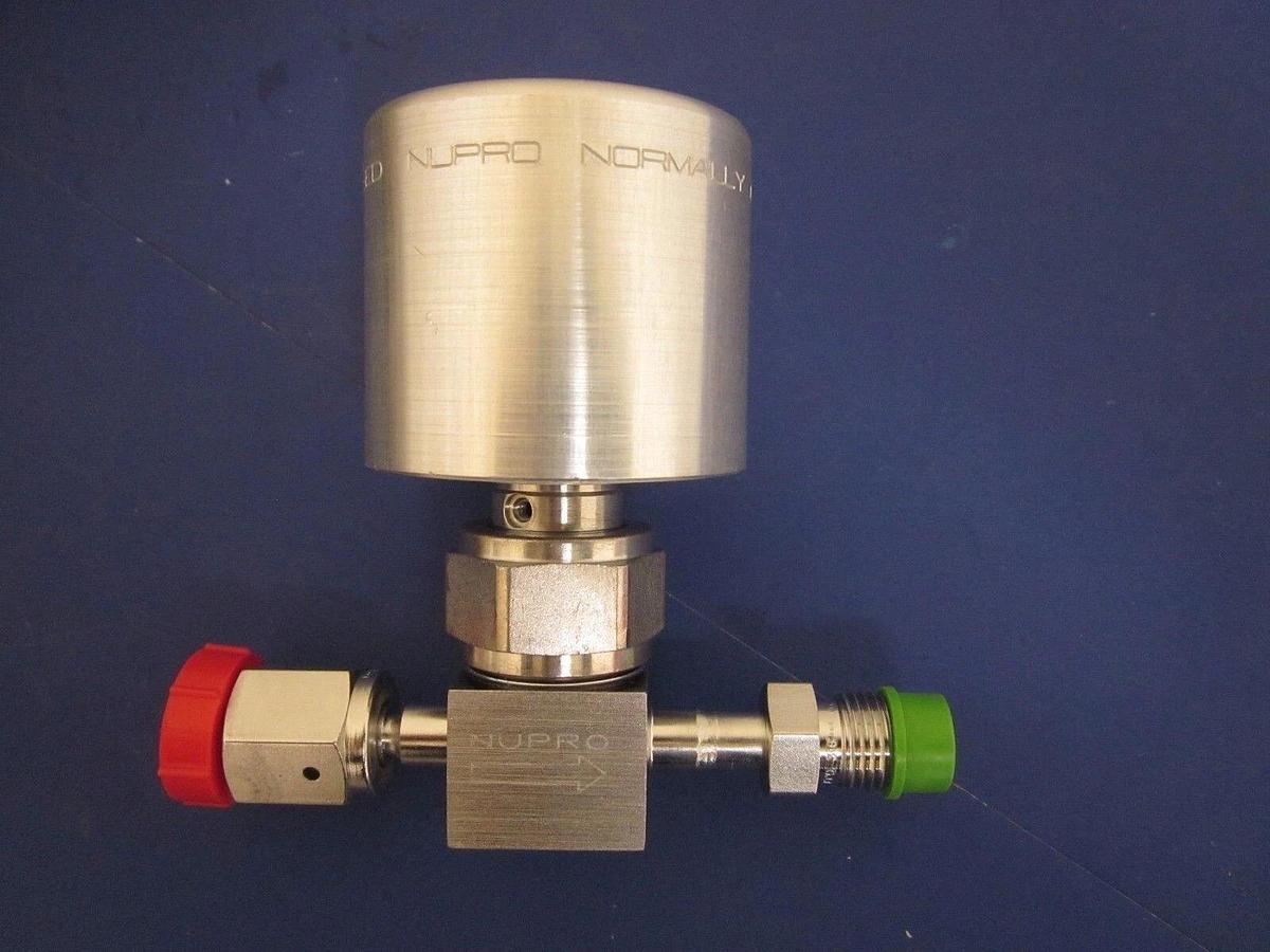 Used Nupro SS-HBTW4-C High Pressure Bellows Sealed Valve, 1/4" MVCR x 1/4" FVCR, Used