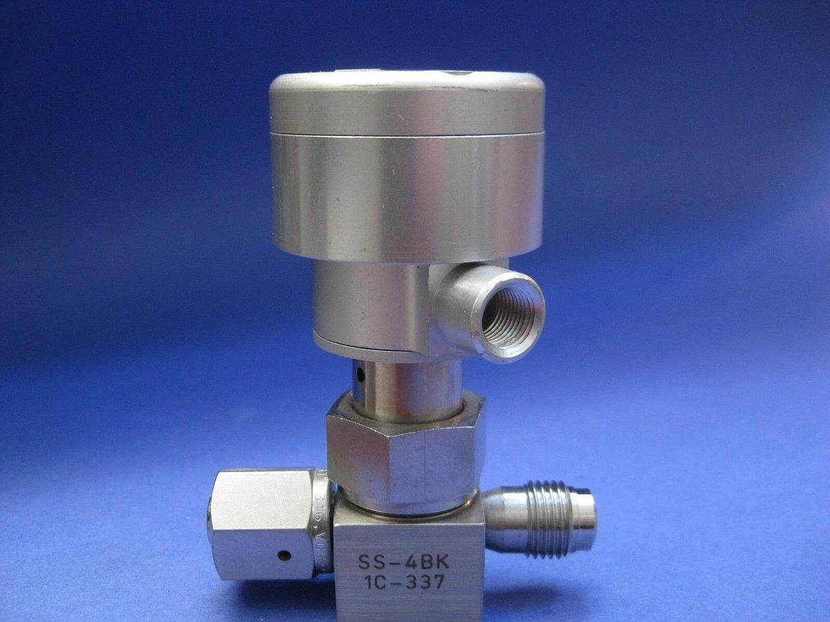 Used Nupro SS-4BK-1C-337 Bellows Sealed Valve, 1/4" MVCR x 1/4" FVCR, NC, Used