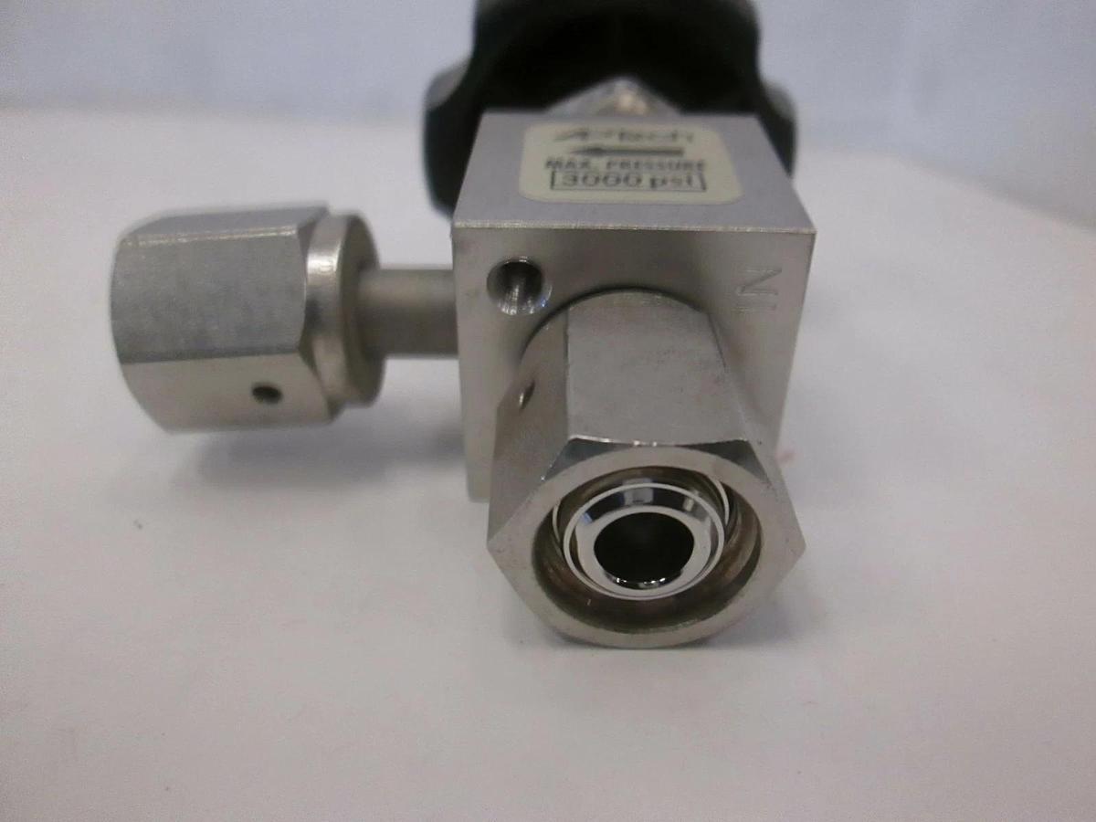 Used Aptech AP3600S 2PWB High Purity Valve 1/4" FVCR, Bottom Port, Used
