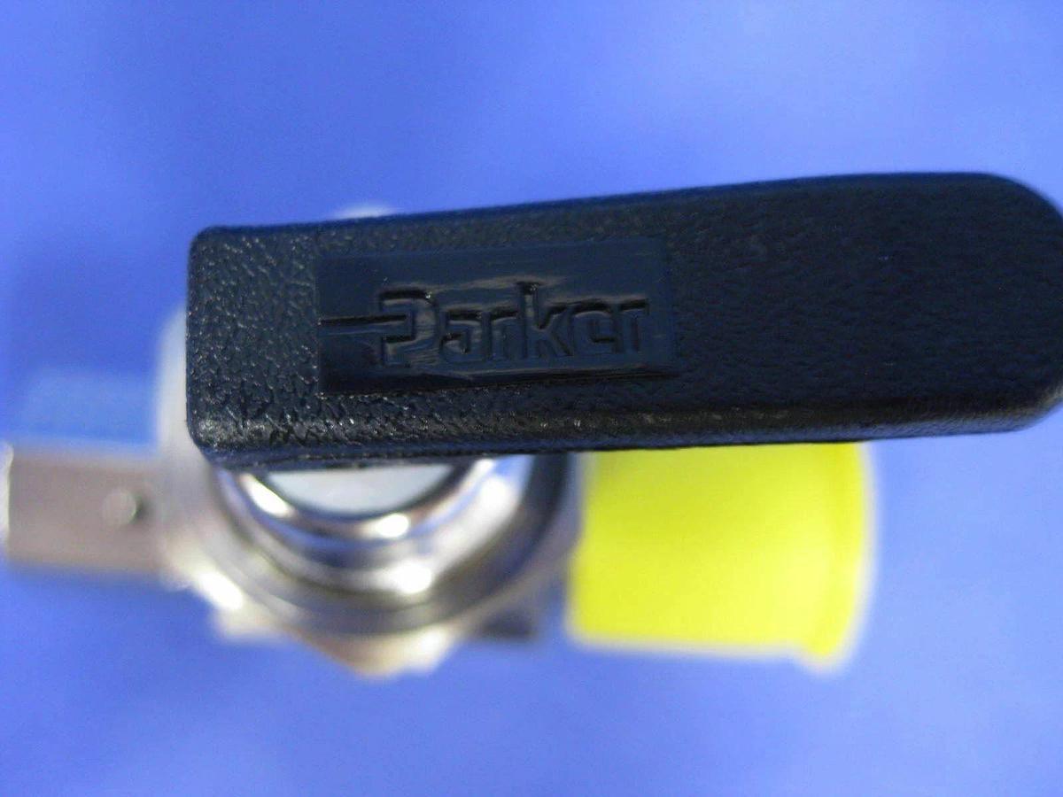 Parker 4V1-PT4K-SS-PP Manual Bellows Valve w/ Toggle Handle, 1/4" FVCR, New