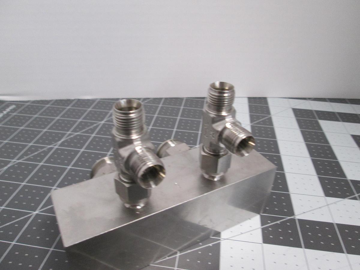 Used 2 Port Water Manifold Used