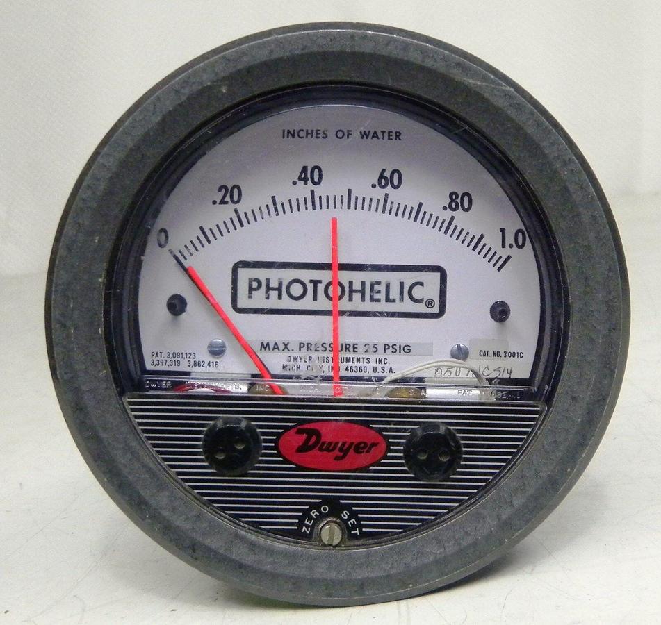 Used Dwyer 3001C Photohelic Gauge 0 to 1 inch