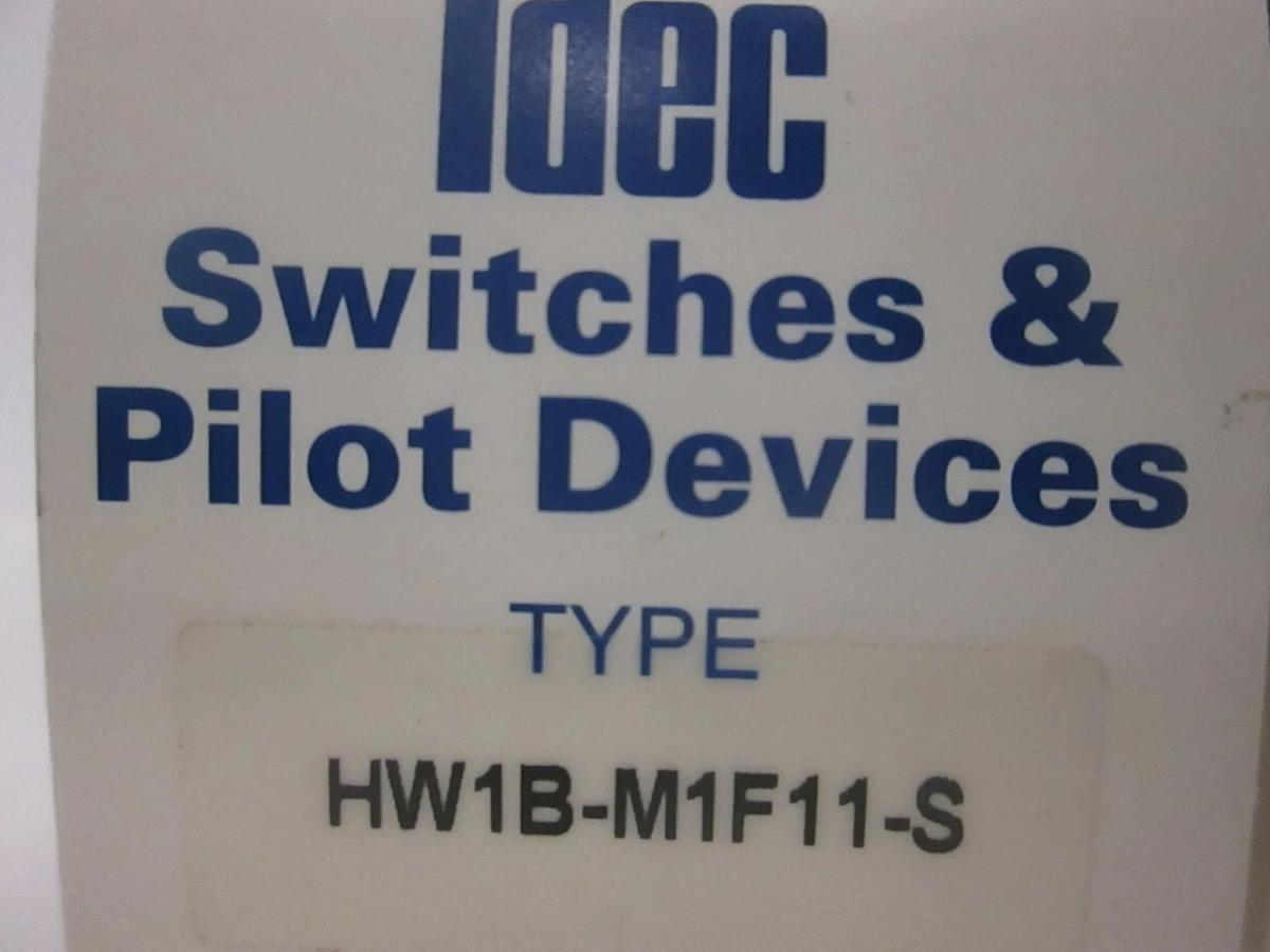 Idec, Push Button Switch, HW1B-M1F11-S, New, Lot of 2