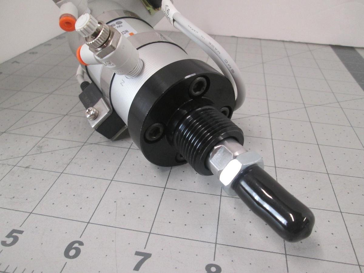 SMC, NCDGNN40-VIA990739, Pneumatic Cylinder w/ Connector, New