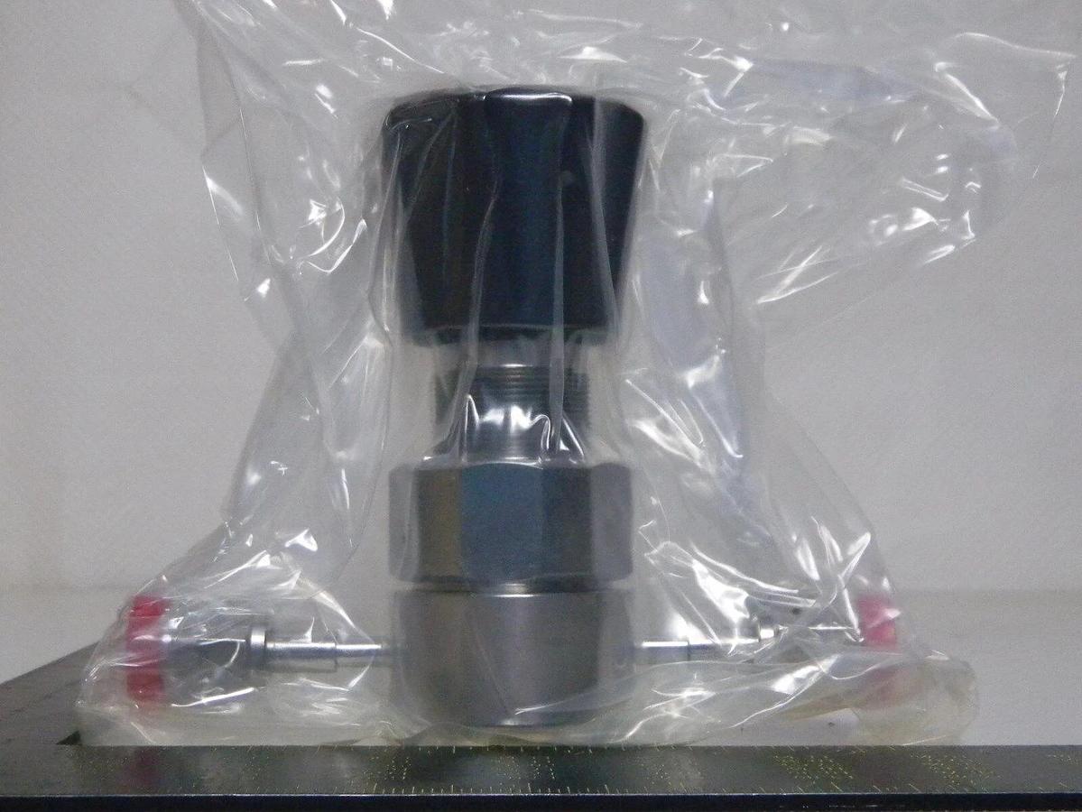 Used Tescom Regulator 44-2261-RH2, 1/2" FVCR/FVCR, NIB