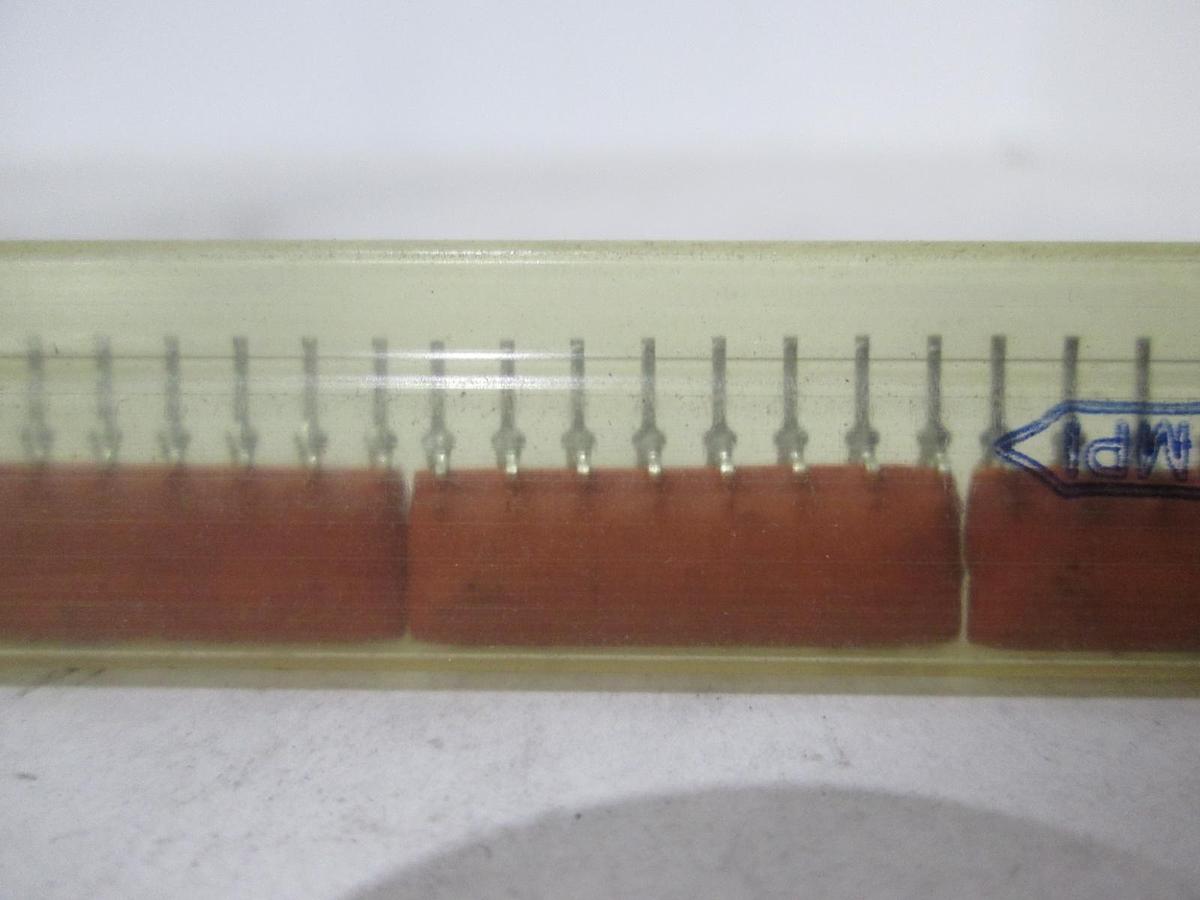 111-000300, Integrated Circuit, New, Lot of 30