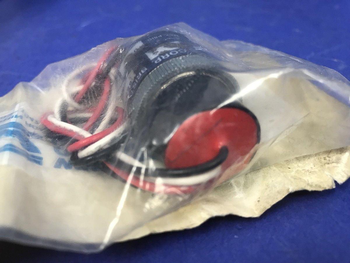 Used Whitman P117V-3H-F52L-X SS Vacuum Switch , 5A, 250VAC -New