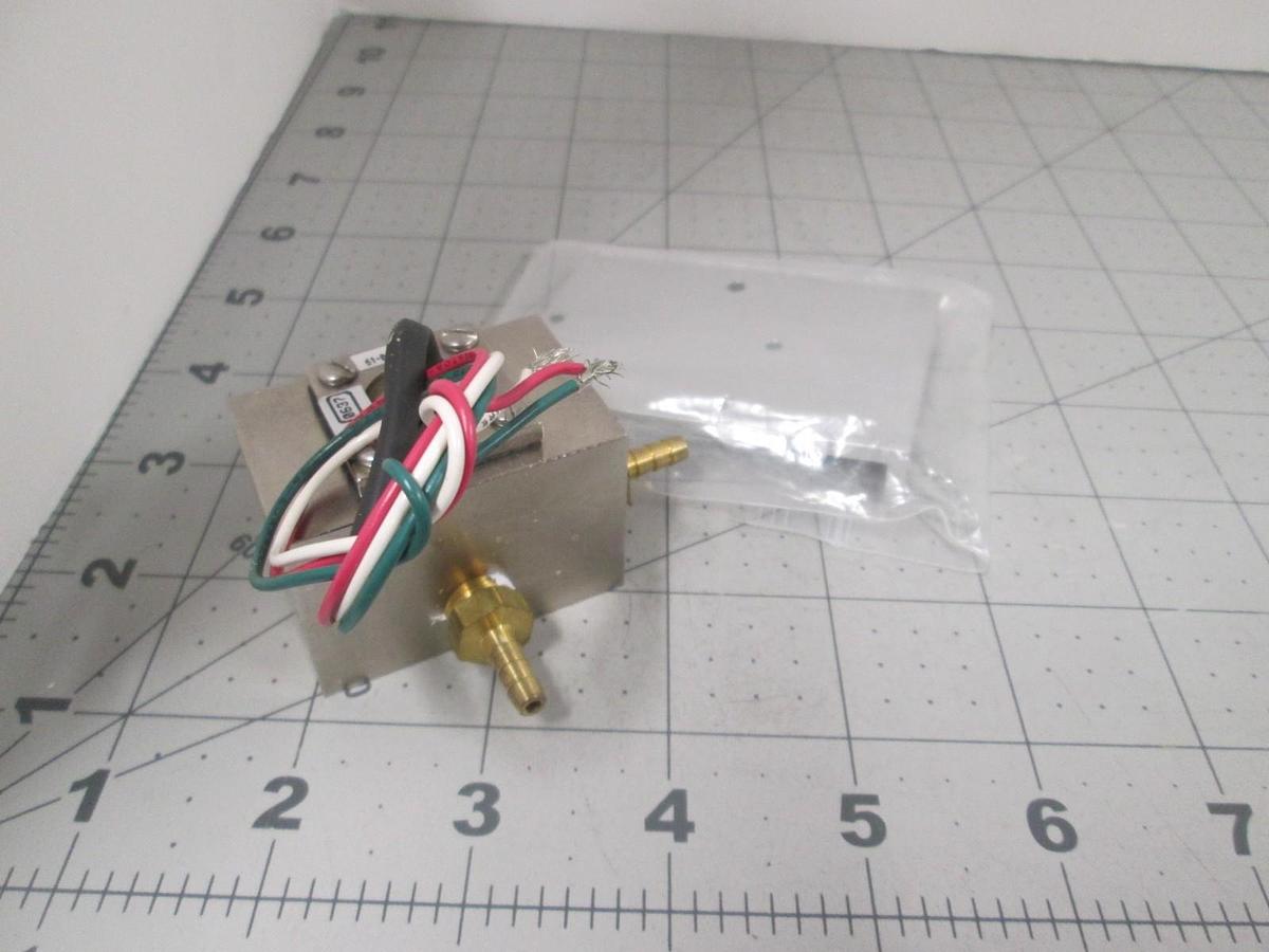 Used Gastech, 61-8121-01, Sensor Block Sample Chamber w/ 3 Wire Harness, New