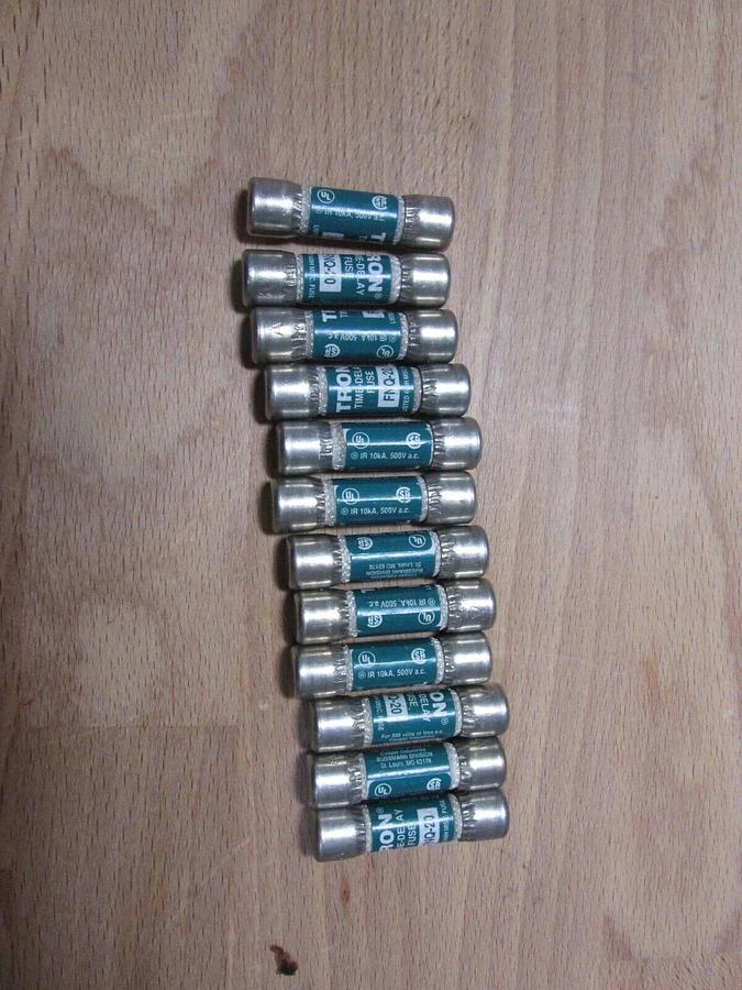 Used COOPER BUSSMANN FNQ-20 FUSE, 20A, 500V, TIME DELAY Lot of 12