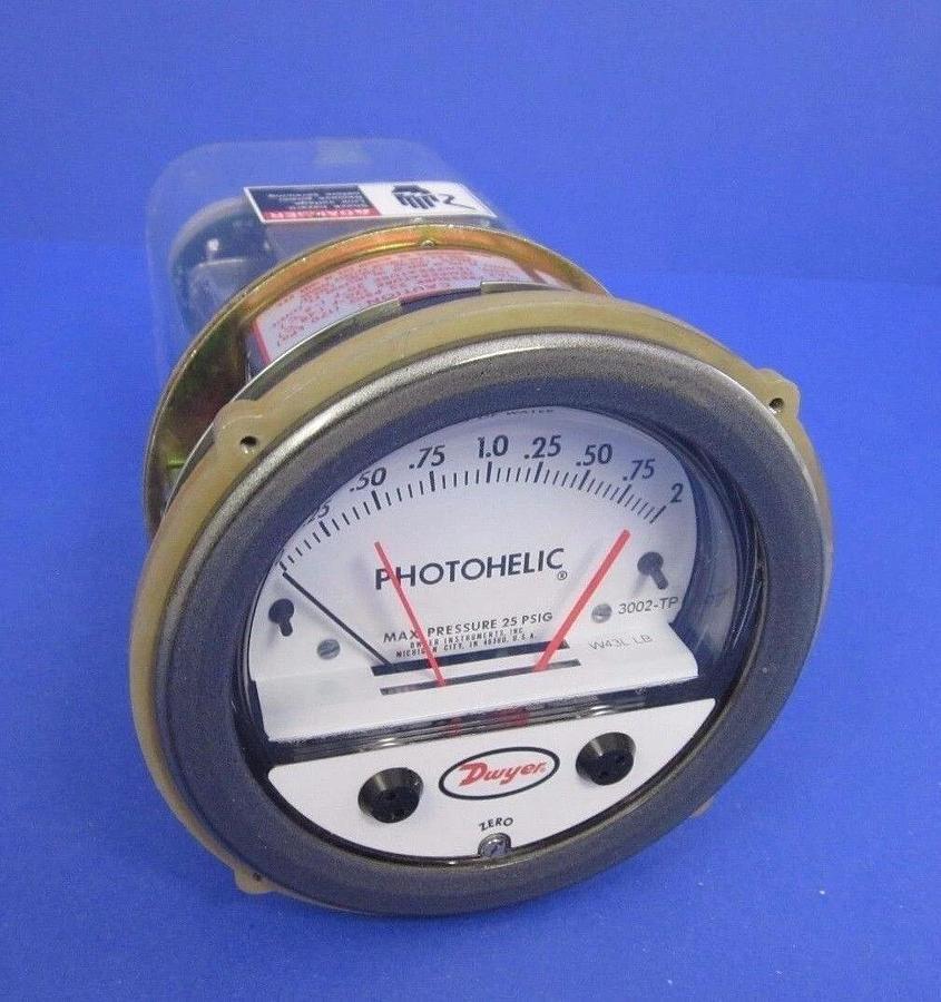 Used Dwyer 3002-TP Photohelic Pressurer Switch/Gage, 0-2.0" of Water