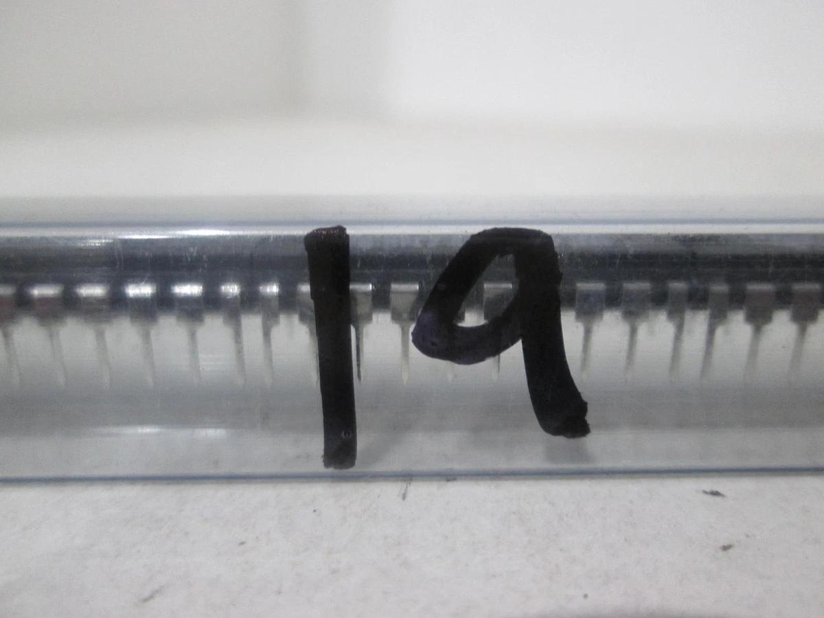 Texas Instruments, SN74ALS373N, Integrated Circuit, New, Lot of 19