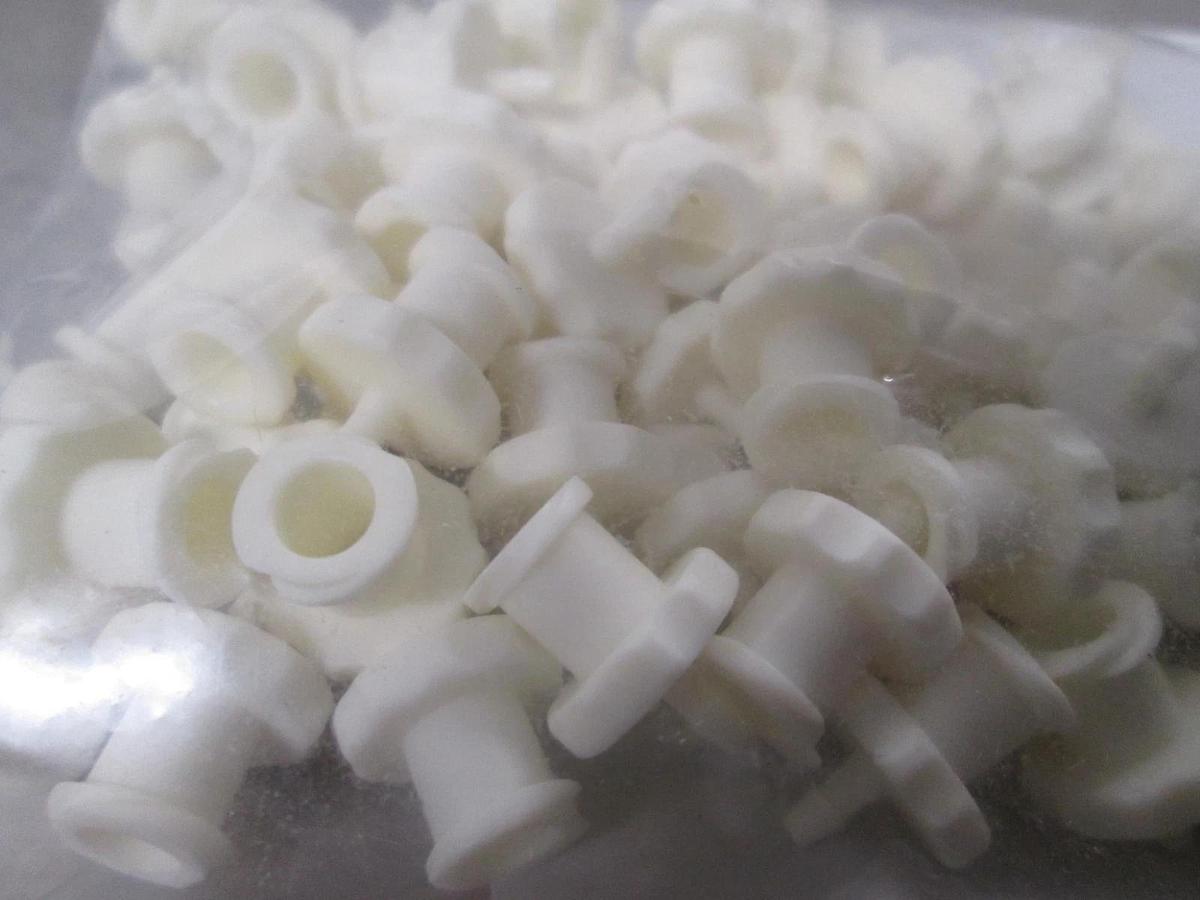 Plug In, 206-997, New, Lot of 65