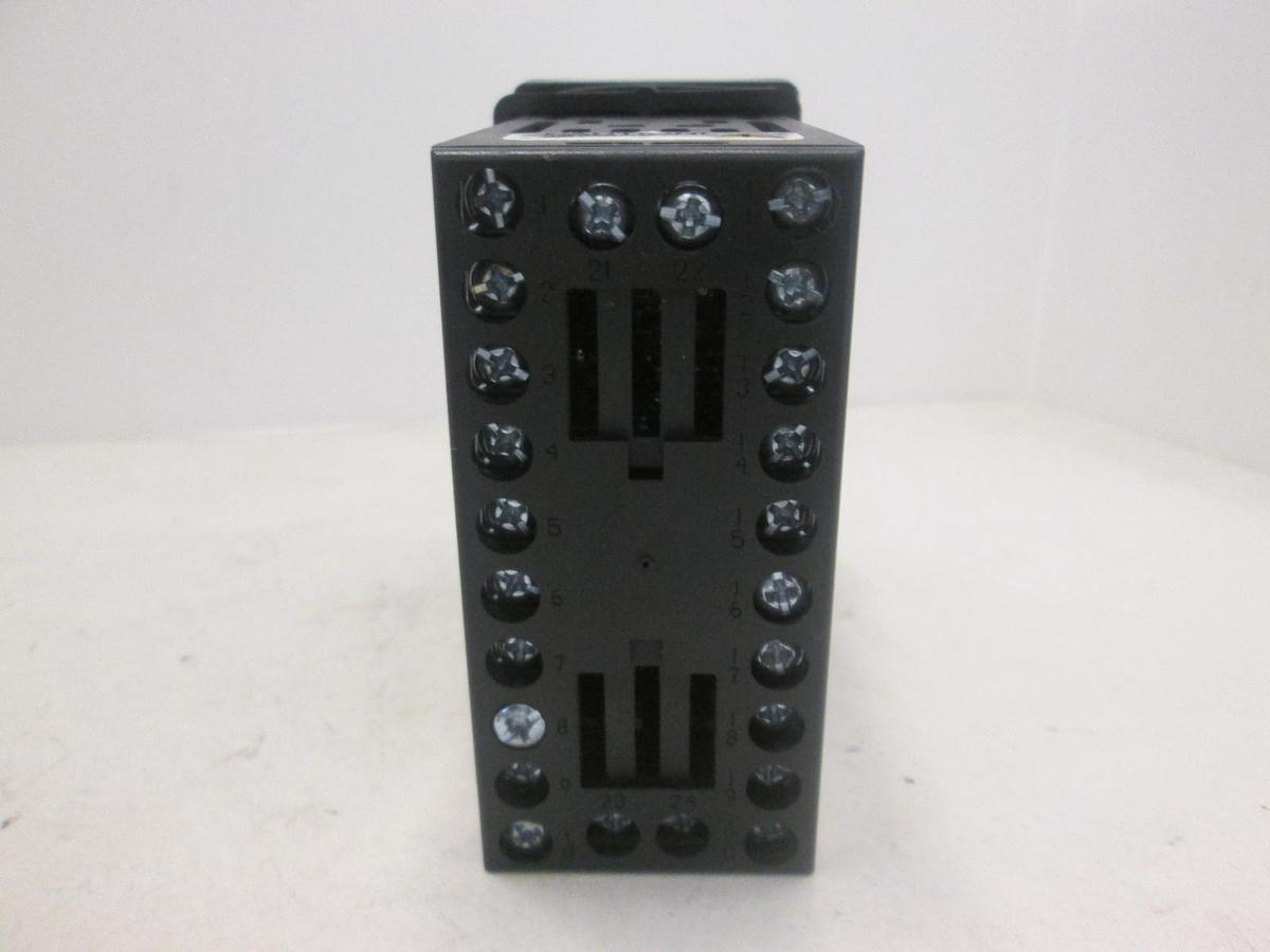 Used Watlow, 986A-20FD-MARG, WATLOW 986 TEMP CONTROLLER, New