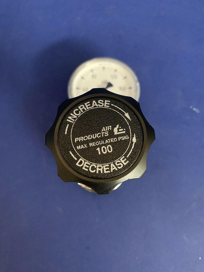 Air Products E11-L-C441C Pressure Regulator, 100 psig with Gauge, unUsed