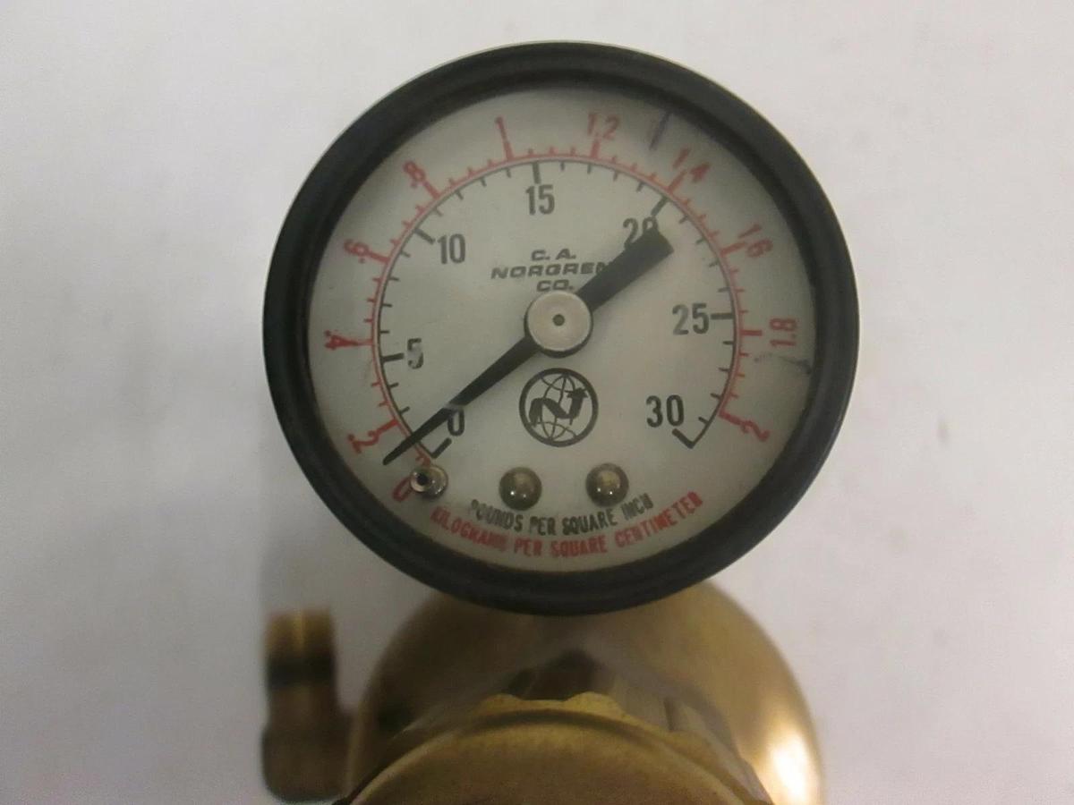 Veriflo IR401, 1/4" 4 Port 3000 PSI Regulator w/ Gauge, Used