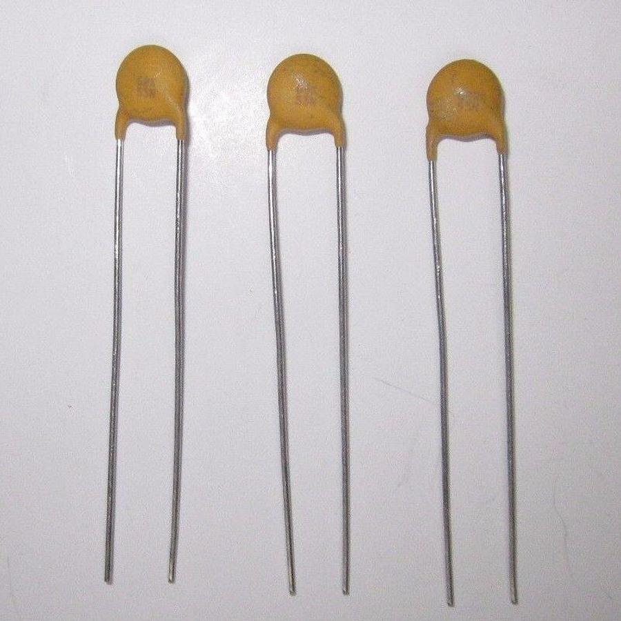 Lot of 84 - Centralab DD-680 Ceramic Capacitors 68pf 1000VDCW-10%
