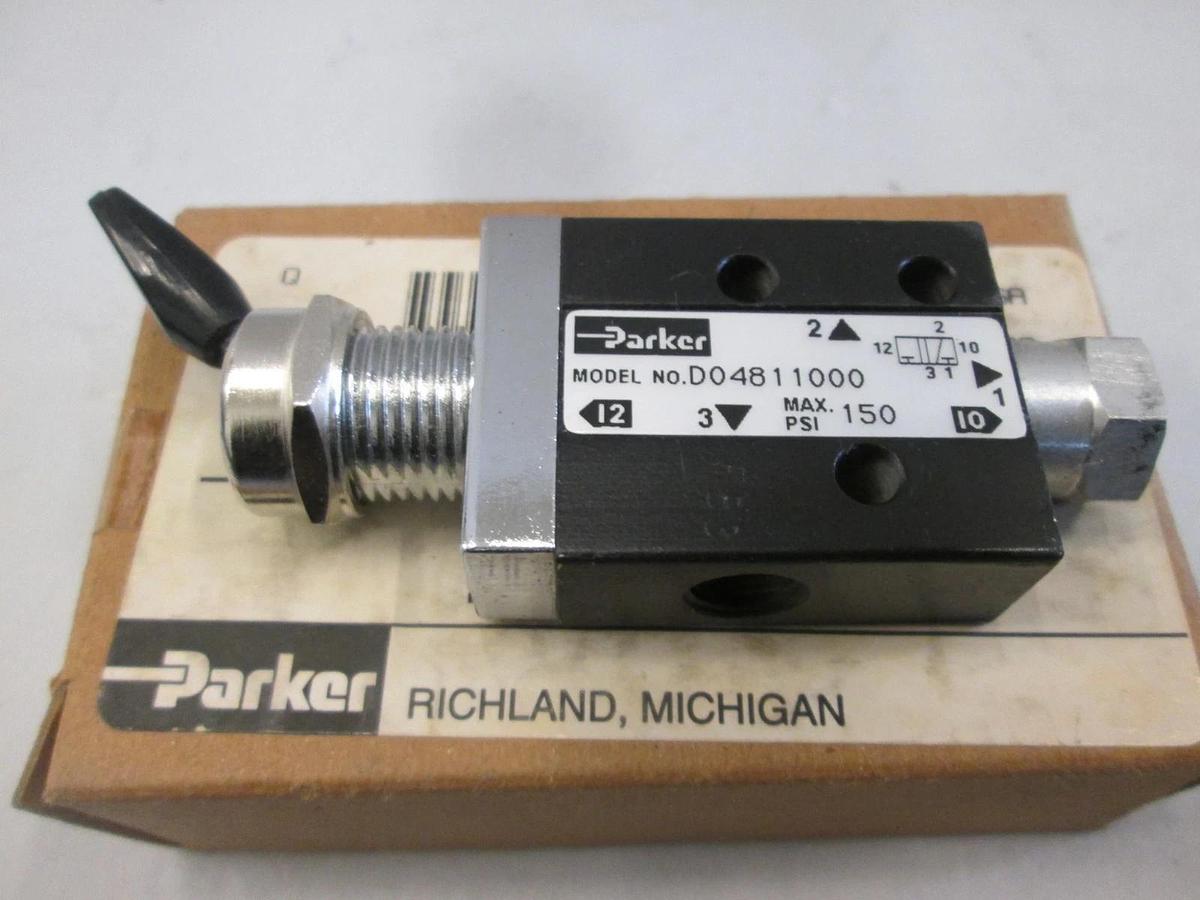 Parker, D04811000, 3 Way manual Poppet Valve, New
