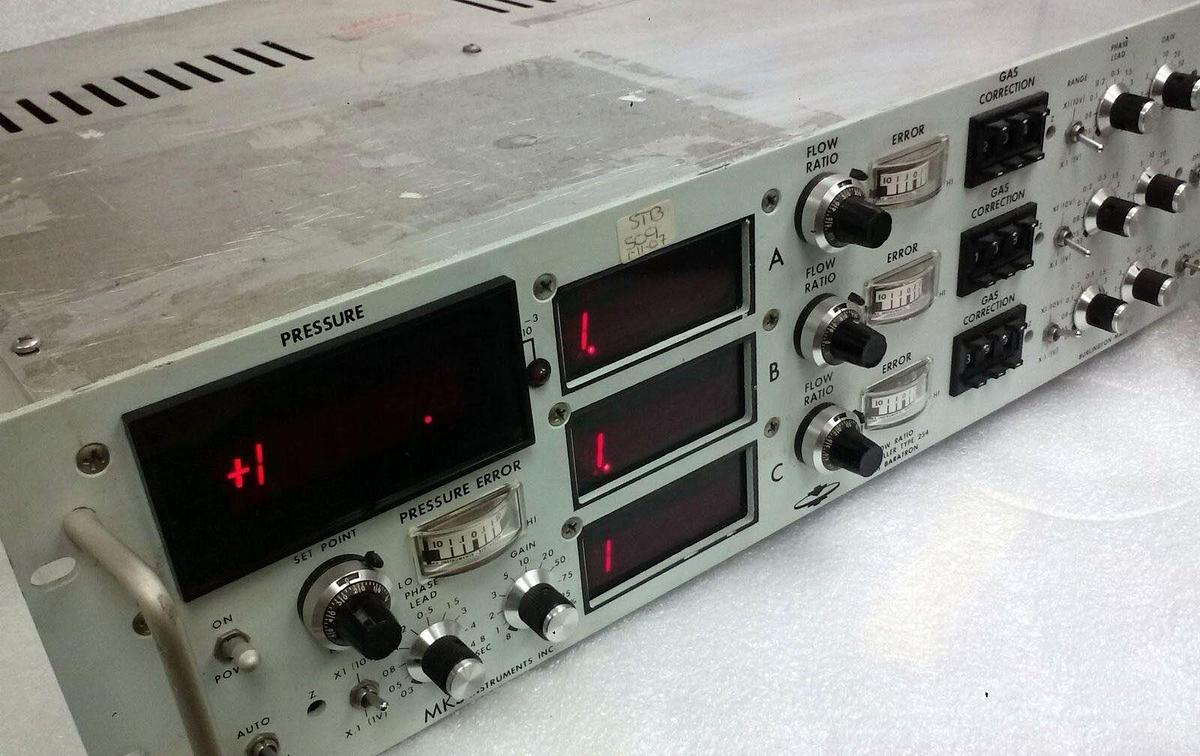 Used MKS Baratron Pressure Meter Controller Type 254, Used