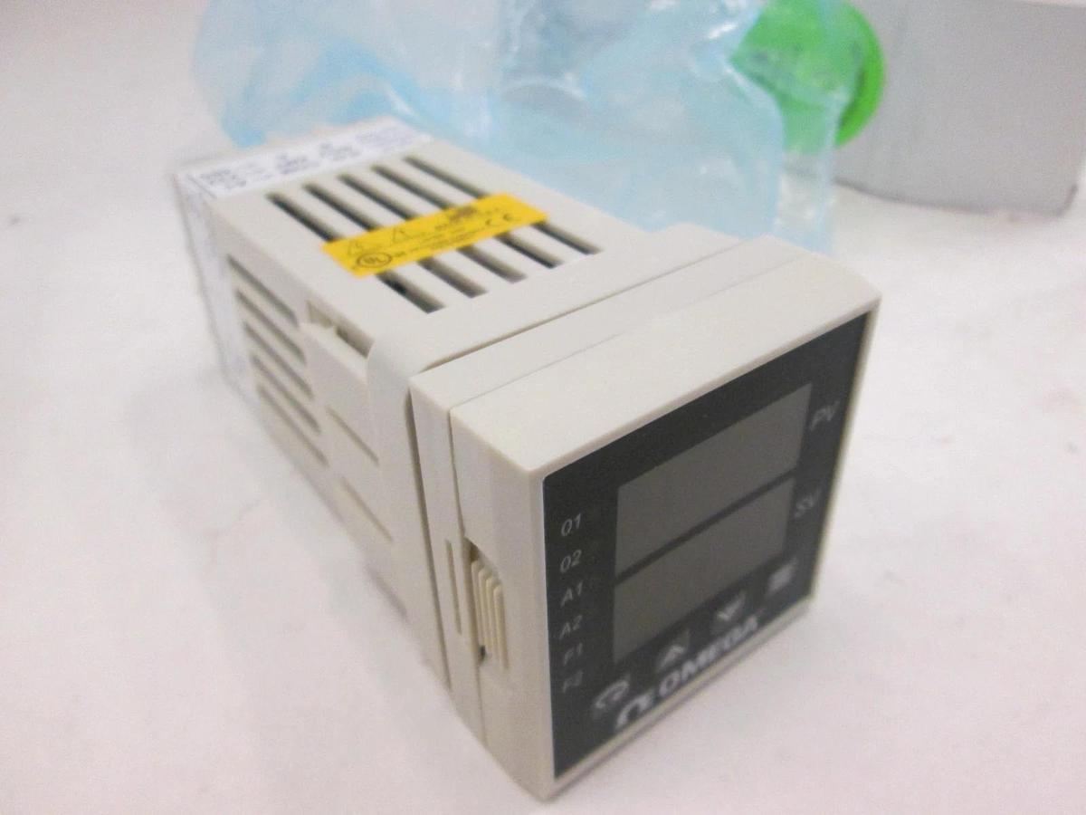 Omega, Model CN8502TC-DC1-DC2, Temperature Controller, New