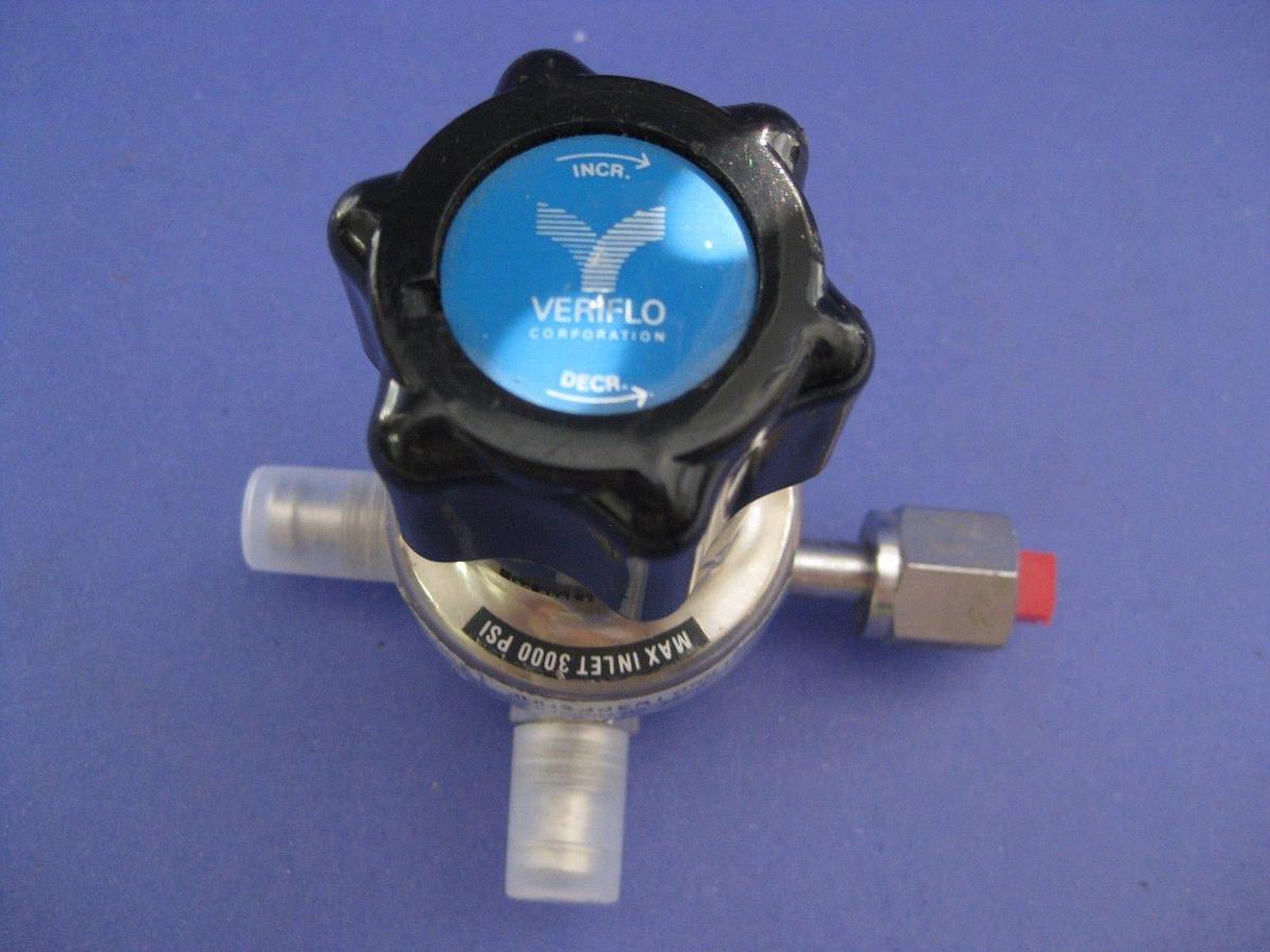 Used Veriflo IR40IW3PFSMMF Regulator, 3 Ports, 1/4" FVCR x 1/4" MVCR (x2)
