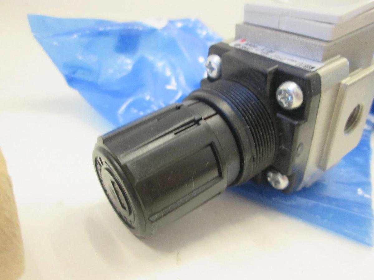 SMC, AR20-01BE, Regulator, New, Lot of 2