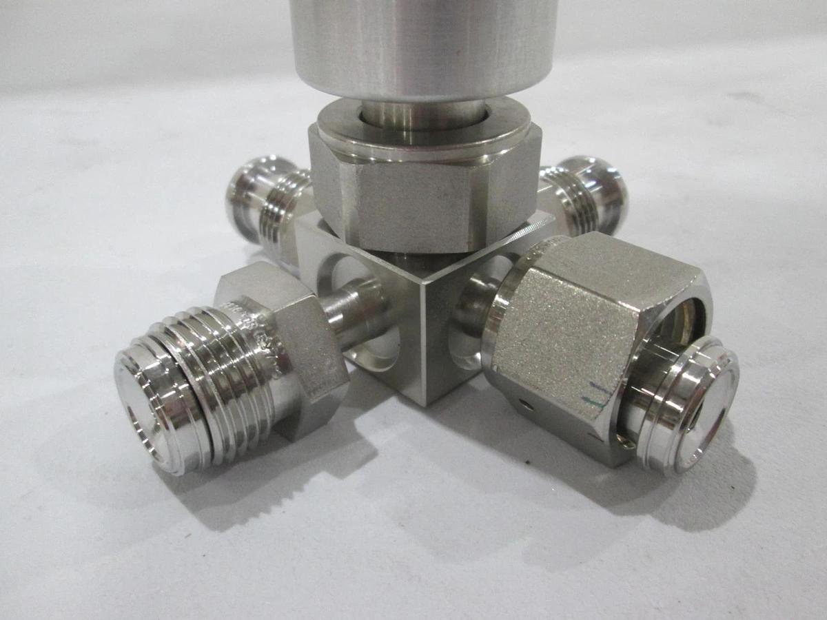 Used Swagelok, 6LV-DFD7778P1-C, 4 Way Manual Diaphragm Valve, Used