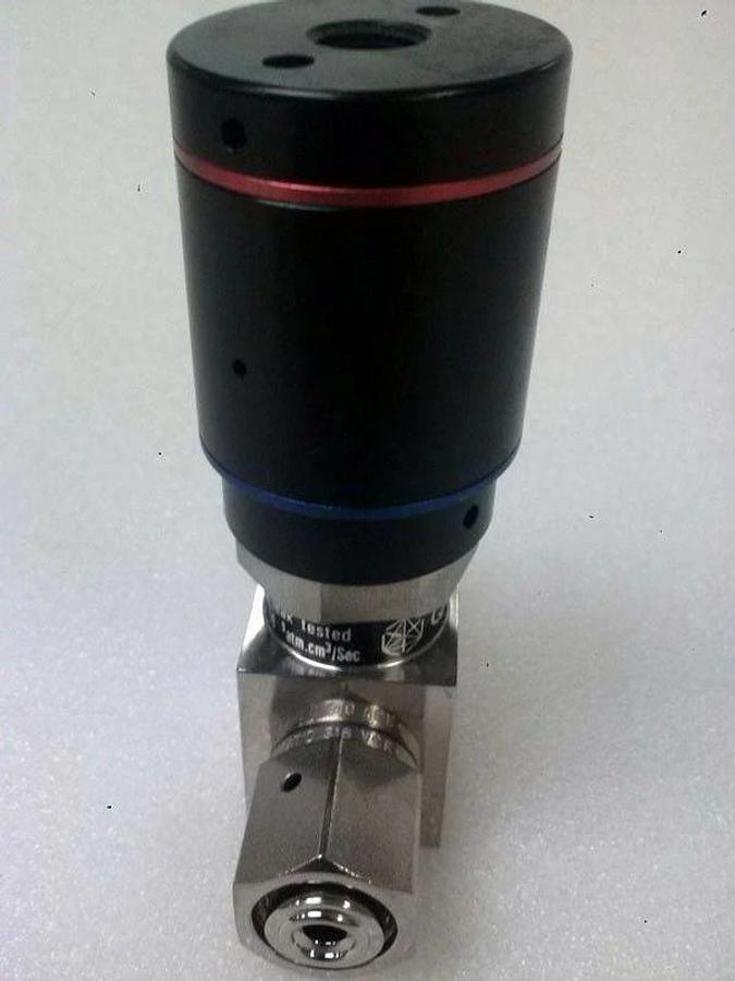 Used Qualiflow SR96/W27 Valve, High Purity, 2-3/4"Face to Face 1/4"FVCR, Used