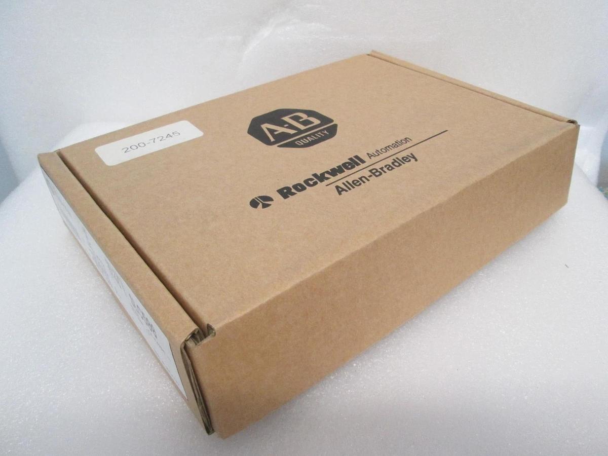 Allen Bradley, 1746-OG16, Input Module, Digital I/O Module, SLC500, New