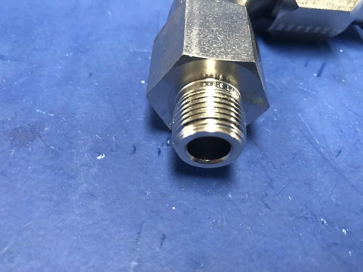 Used Swagelok 1" Elbow Tube Assy, flair fitting x 1/2 straight fitting Adapter