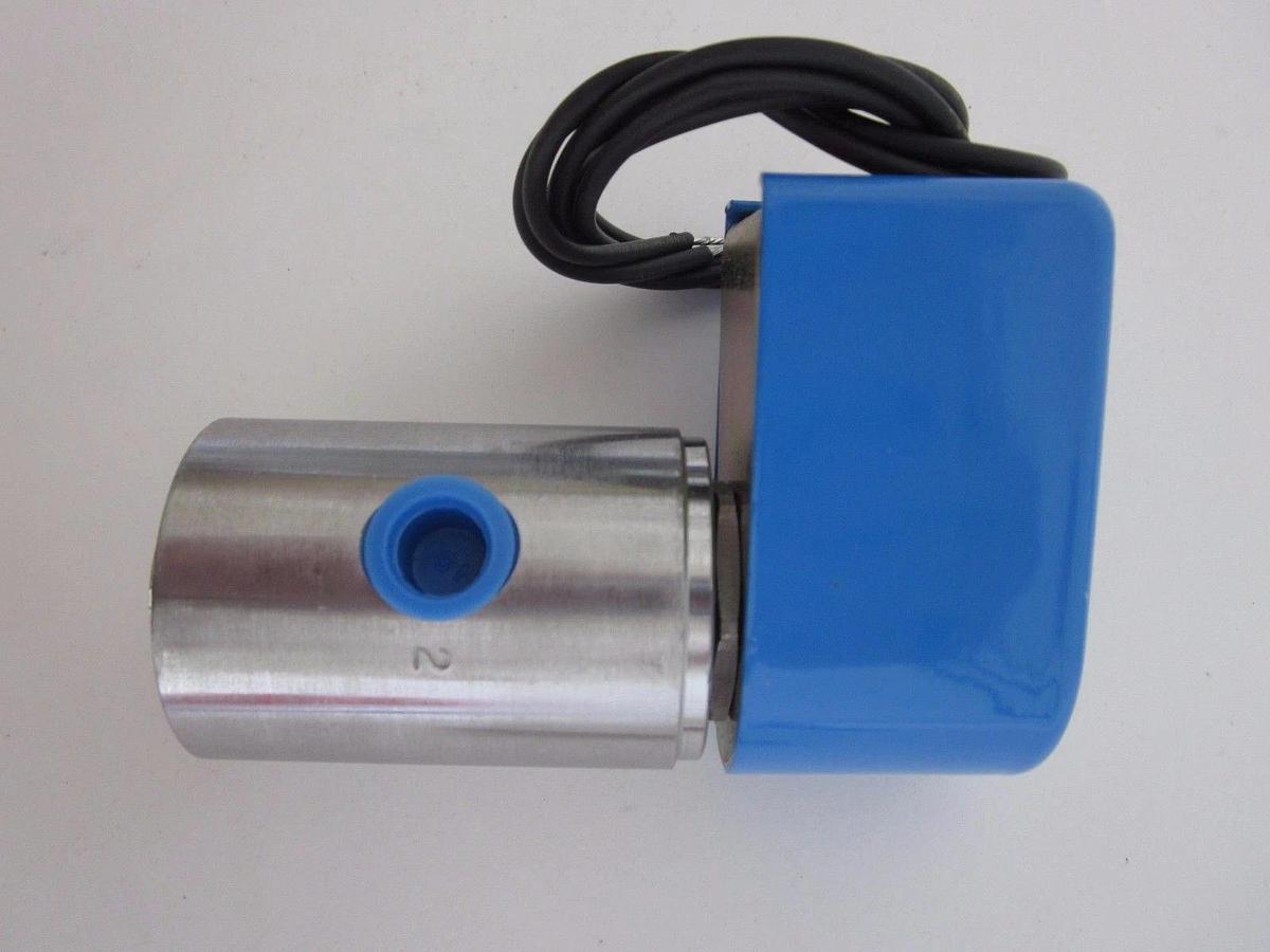 Used Honeywell Skinner 704N1A2AN Pilot Operated Piston Valve 1/4" NPT 24V