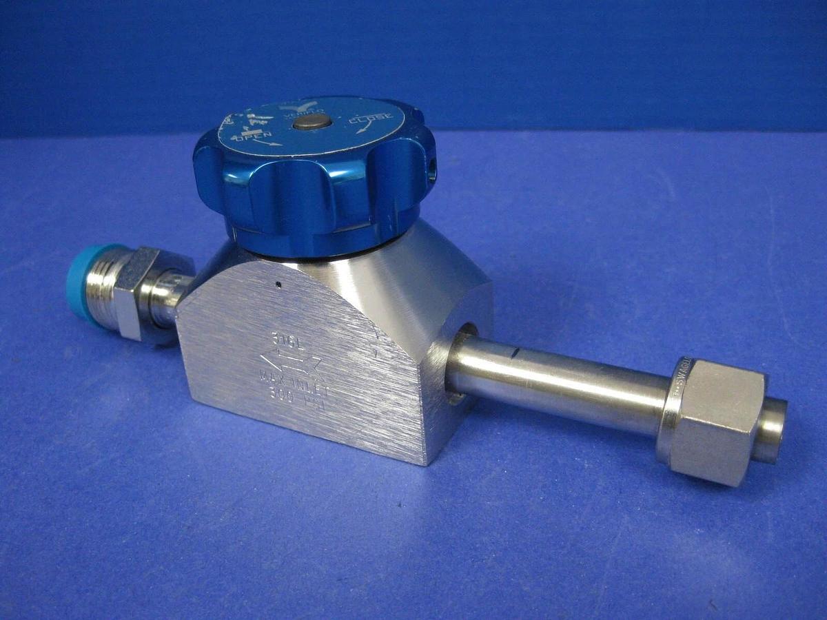 Used Veriflo 935TS8VCR8MXYK UHP High Flow Valve, 1/2" MVCR x 1/2" FCompression, Used