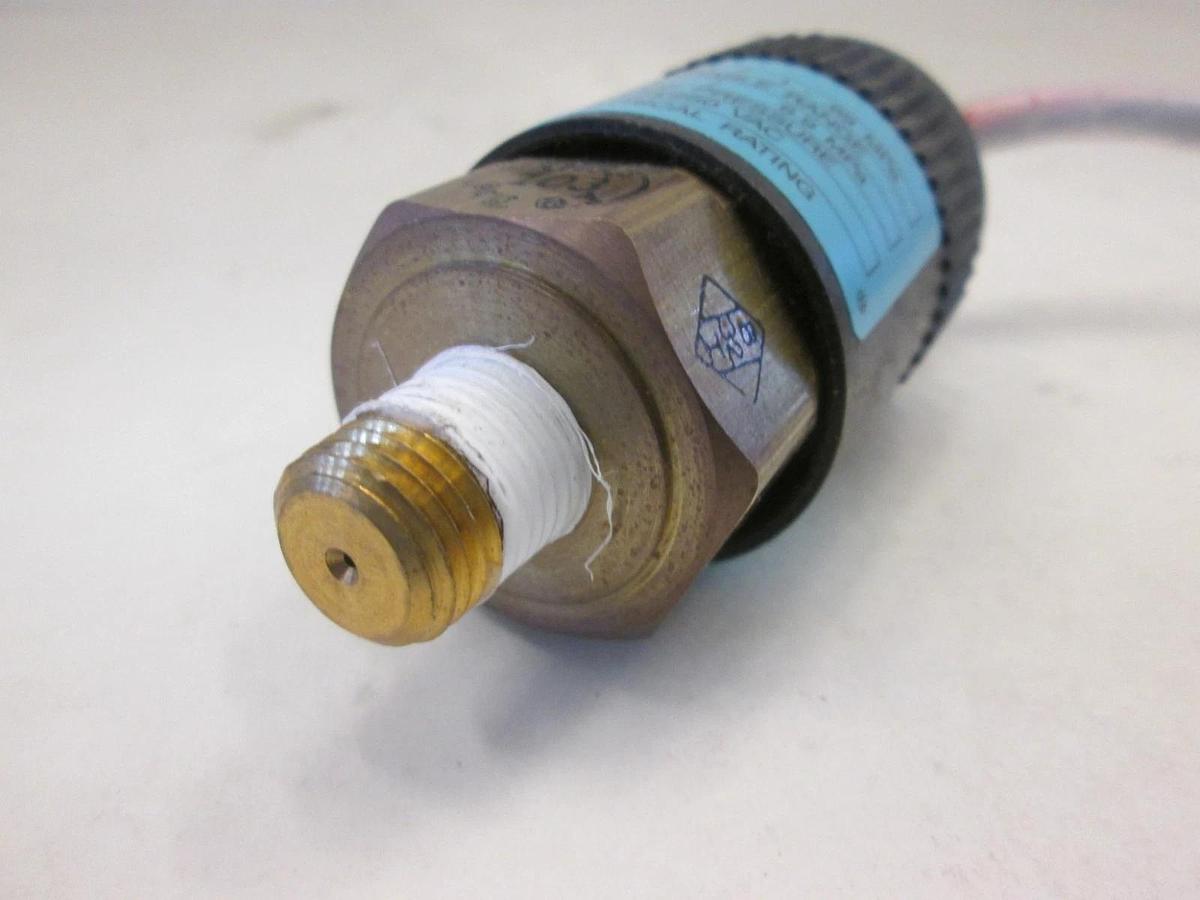 Used Wilkerson, Pressure Switch, K18-02-B000, 15-100 PSIG, 5A, 125/250 VAC, Used