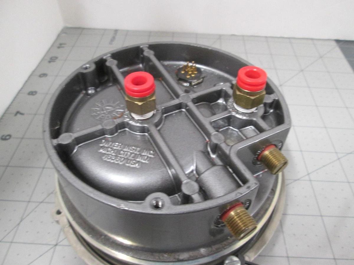 Used Dwyer, 3002-TP, Photohelic Pressure Switch Gauge, Used