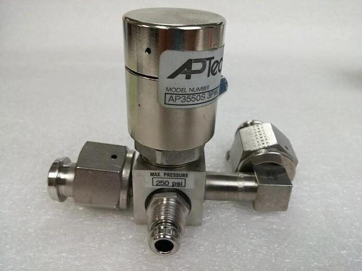 Used Aptech AP3550S 3 Port Valve, 1/2"FVCR x 1/2" FVCR x 1/4"MVCR , Used