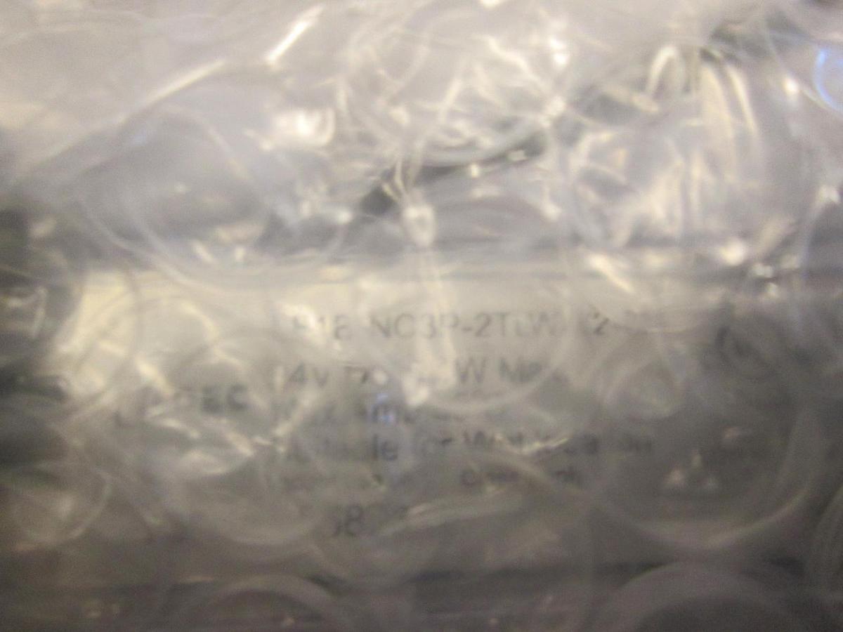 Used IDEC, LF1B-NC3P-2TLWW2-3M, Light Bar, New