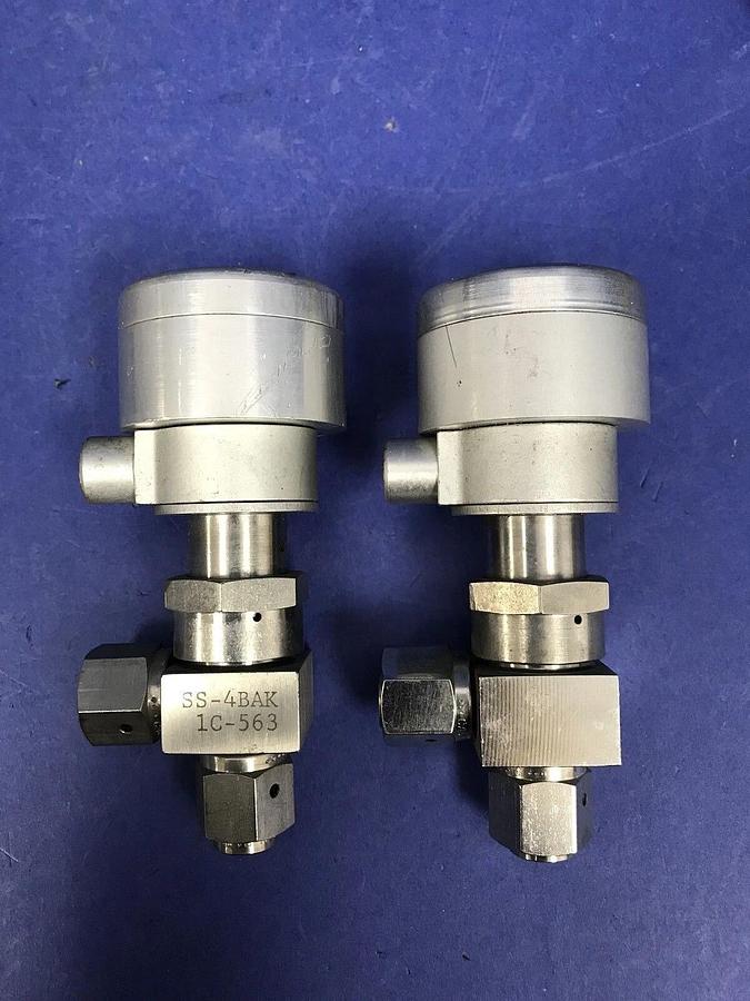 Nupro Pneumatic Right Angle Valve SS-4BAK-1C-563, 1/4" FVCO N/C, Lot of 2 Used