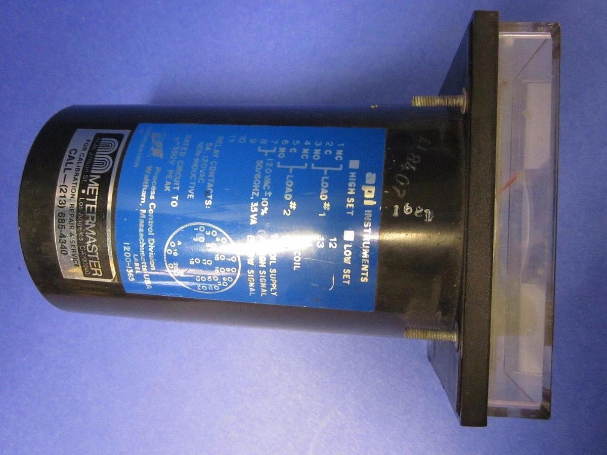 Used API Instruments 0304x Shielded Meter, 0-1600C / 0-3000F, Type R T/C, Used