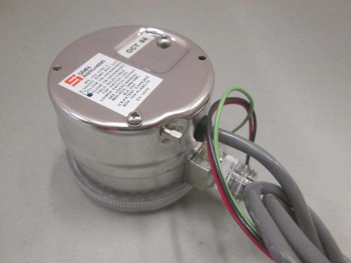 Used Span,21-0121-B1, Type122Pressure Gauge, 0-1000 psi, 1/4" MVCR Bottom Mount, Used