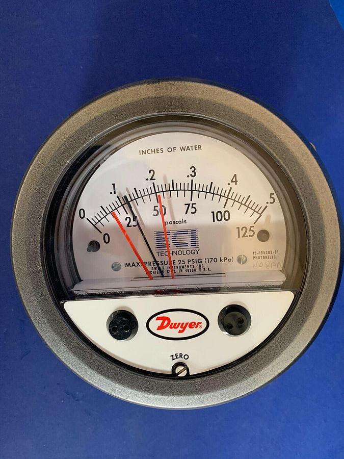 Used Dwyer 3000MR Photohelic Gauge 0 to 0.5" / 0-125 Pascals,  Used