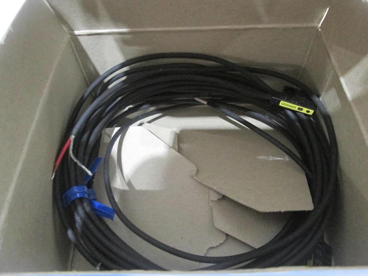 Omron, E3C-S30LT and E3C-S30DT, Photoelectric Switch, 2M, New, Lot of 2