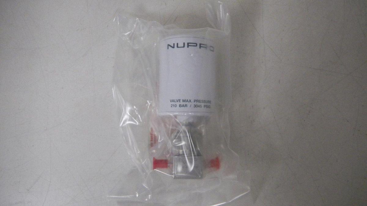 Used Nupro High Pressure Valve 6LV-HDB111P-C, 1/4" Tube Butt Weld, NIB